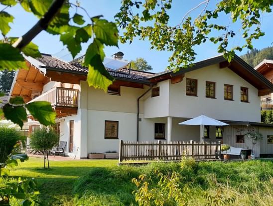 Appartement Thunhart - Ferienwohnung mit Garten, Lounge und herrlichem Blick auf den Lackenkogel